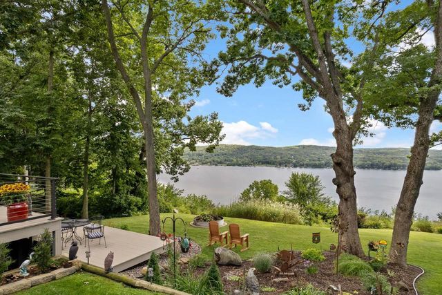 W10725 Wildwood Way, Poynette, WI 53955