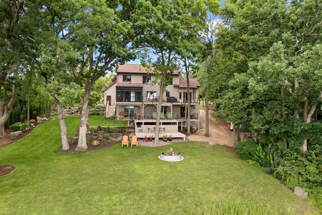 W10725 Wildwood Way, Poynette, WI 53955