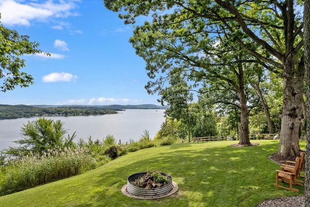 W10725 Wildwood Way, Poynette, WI 53955