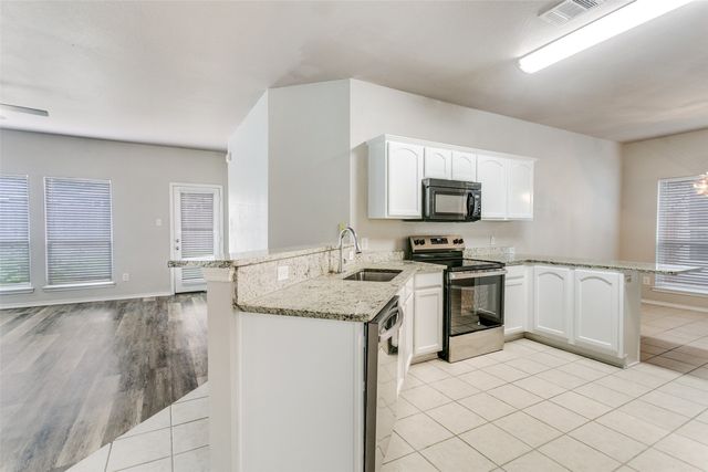 9705 Hedge Bell Drive, Mckinney, TX 75072