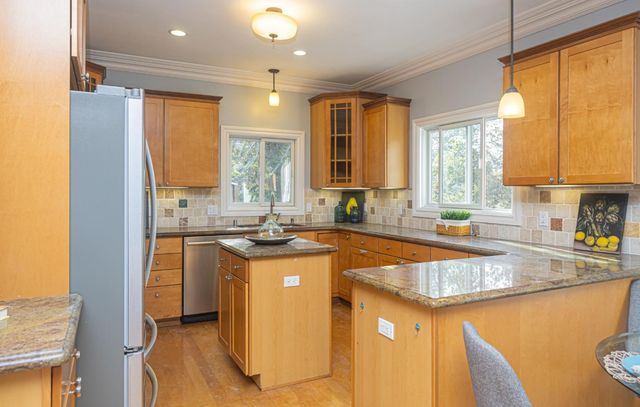 2702 Monte Cresta Dr, Belmont, CA 94002