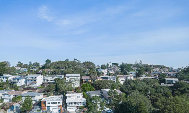 2702 Monte Cresta Dr, Belmont, CA 94002