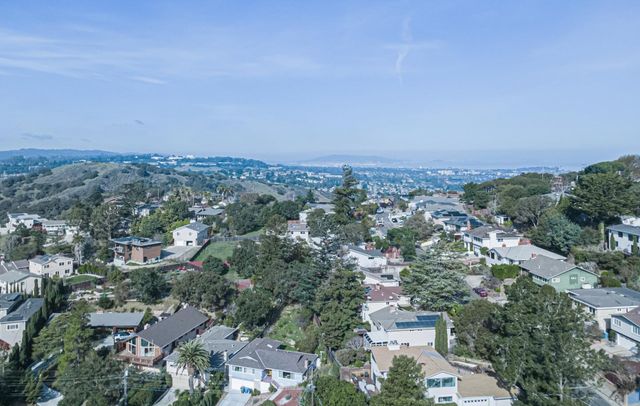 2702 Monte Cresta Dr, Belmont, CA 94002