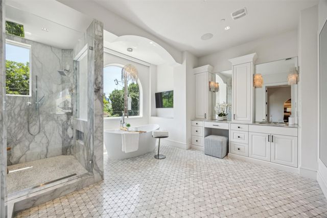 2210 Boll Street, Dallas, TX 75204