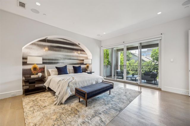 2210 Boll Street, Dallas, TX 75204