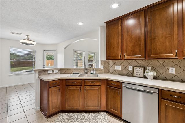 405 Laddingford Lane, League City, TX 77573