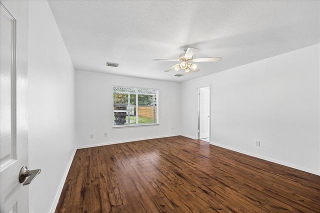 405 Laddingford Lane, League City, TX 77573