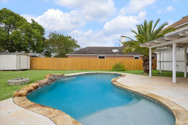 405 Laddingford Lane, League City, TX 77573