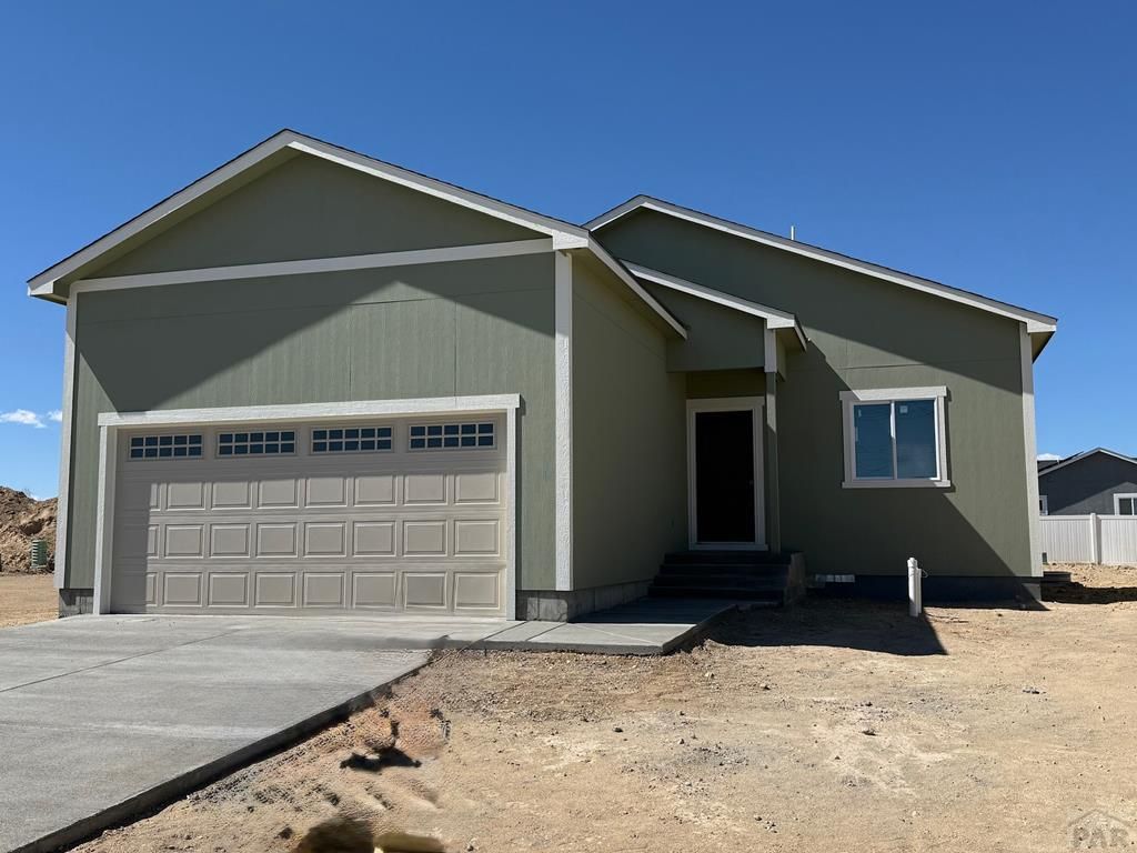 5209 Gannet Lane, Pueblo, CO 81008