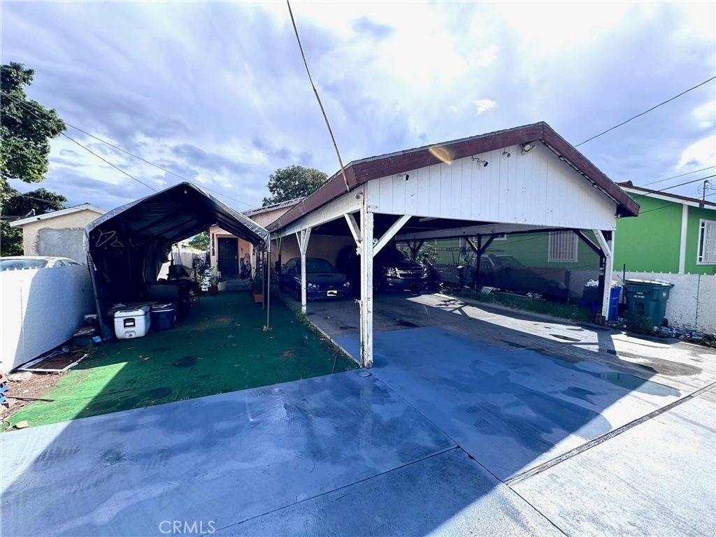 8820 Beach, Los Angeles, CA 90002 — exterior