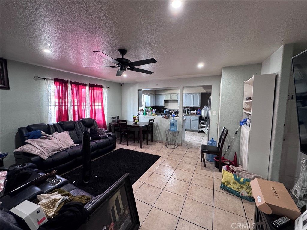 8820 Beach, Los Angeles, CA 90002 — photo 4