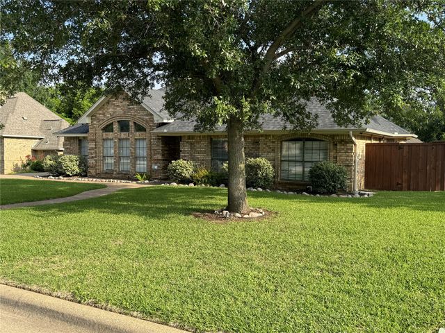 2907 Sweet Briar Street, Grapevine, TX 76051