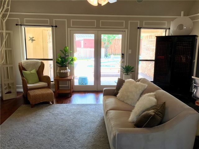 2907 Sweet Briar Street, Grapevine, TX 76051