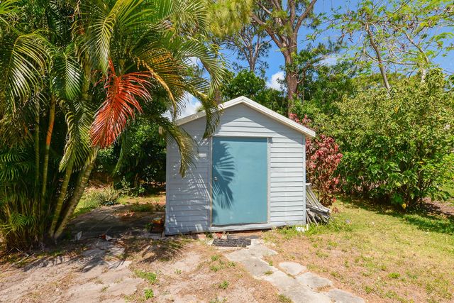 6015 Palm Drive, Fort Pierce, FL 34982