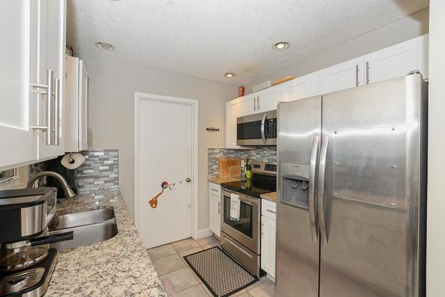 6015 Palm Drive, Fort Pierce, FL 34982