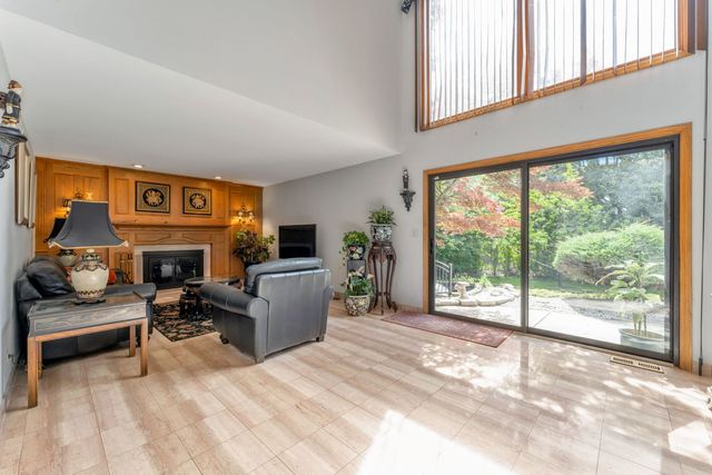 2135 Phillips Drive, Glenview, IL 60026