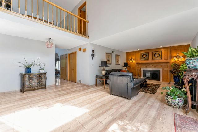 2135 Phillips Drive, Glenview, IL 60026