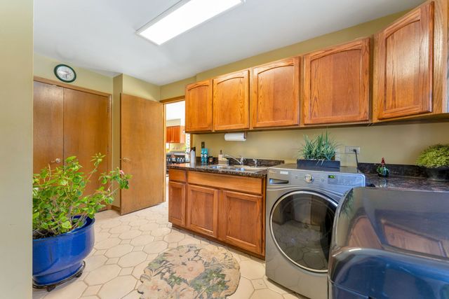 2135 Phillips Drive, Glenview, IL 60026