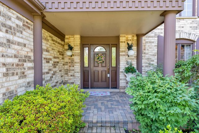 2135 Phillips Drive, Glenview, IL 60026