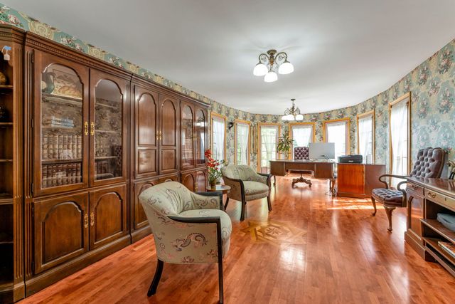2135 Phillips Drive, Glenview, IL 60026