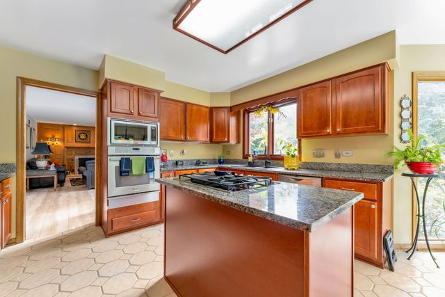 2135 Phillips Drive, Glenview, IL 60026