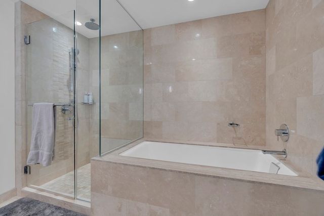 1 Franklin 2304, Boston, MA 02110