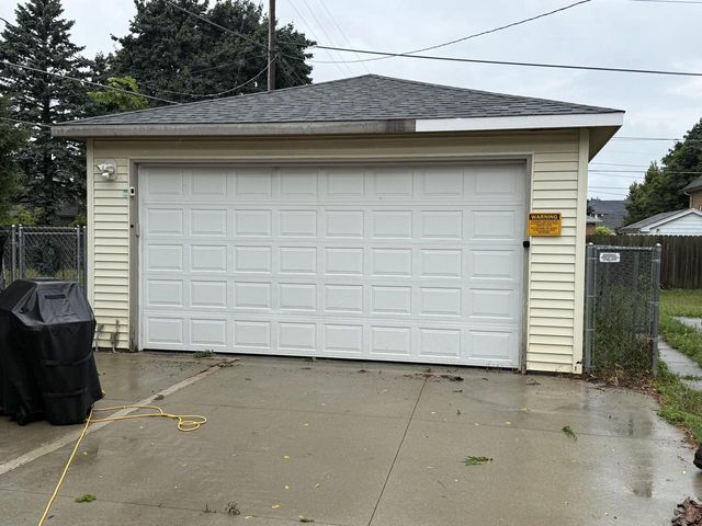 1616 E Eden PLACE, Saint Francis, WI 53235