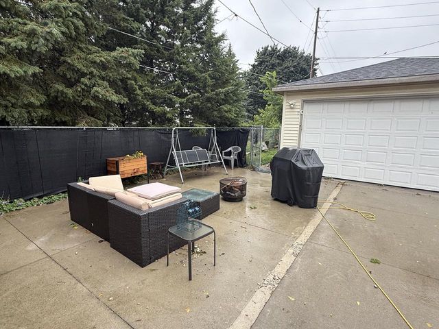 1616 E Eden PLACE, Saint Francis, WI 53235