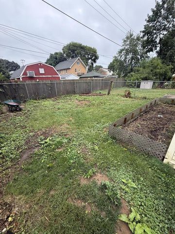 1616 E Eden PLACE, Saint Francis, WI 53235