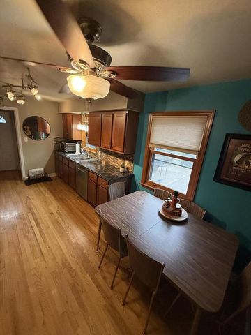 1616 E Eden PLACE, Saint Francis, WI 53235