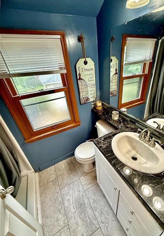 1616 E Eden PLACE, Saint Francis, WI 53235