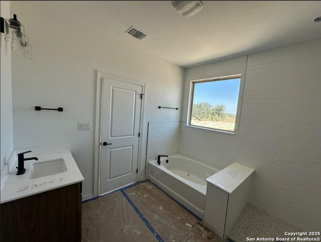 424 basket grass, San Marcos, TX 78666