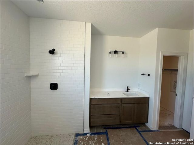 424 basket grass, San Marcos, TX 78666