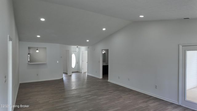 5925 Grandel Meadow Ct, Louisville, KY 40258