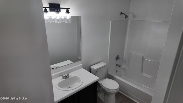 5925 Grandel Meadow Ct, Louisville, KY 40258