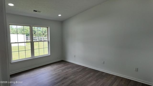 5925 Grandel Meadow Ct, Louisville, KY 40258