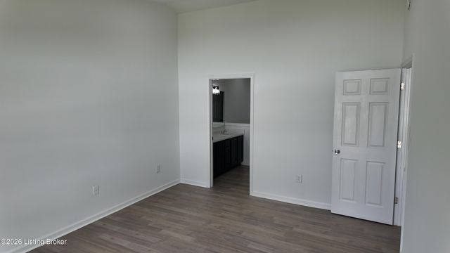 5925 Grandel Meadow Ct, Louisville, KY 40258