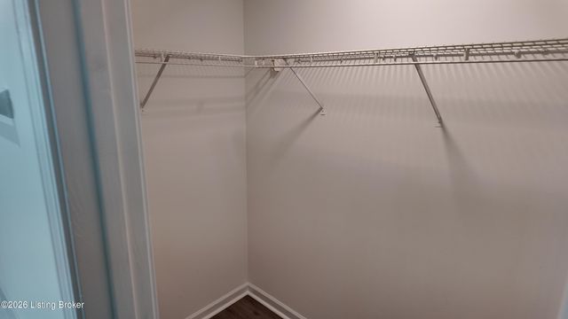 5925 Grandel Meadow Ct, Louisville, KY 40258