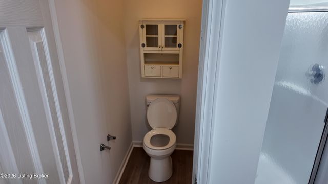 5925 Grandel Meadow Ct, Louisville, KY 40258