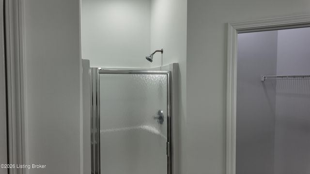 5925 Grandel Meadow Ct, Louisville, KY 40258