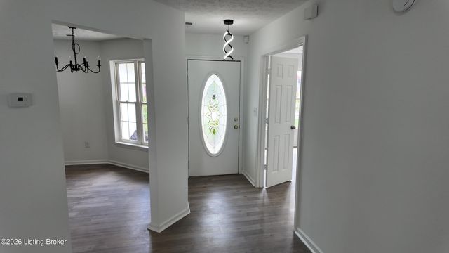 5925 Grandel Meadow Ct, Louisville, KY 40258