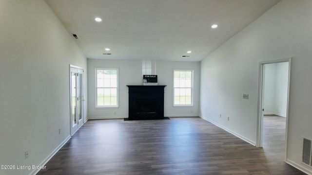 5925 Grandel Meadow Ct, Louisville, KY 40258