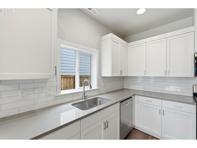 1552 Nw Tracy St, Mc Minnville, OR 97128