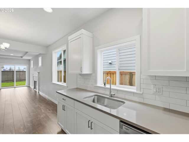 1552 Nw Tracy St, Mc Minnville, OR 97128