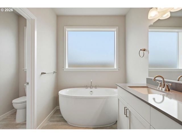 1552 Nw Tracy St, Mc Minnville, OR 97128