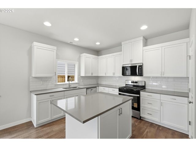 1552 Nw Tracy St, Mc Minnville, OR 97128