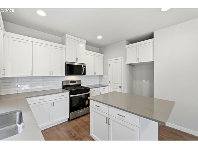 1552 Nw Tracy St, Mc Minnville, OR 97128