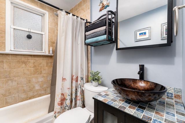 210 10th Street, West Babylon, NY 11704