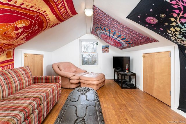 210 10th Street, West Babylon, NY 11704