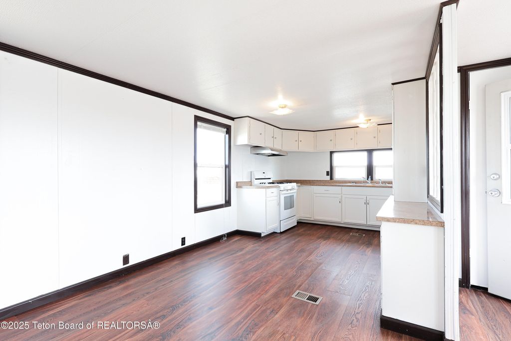 809 E THIRD, Marbleton, WY 83113 photo 2